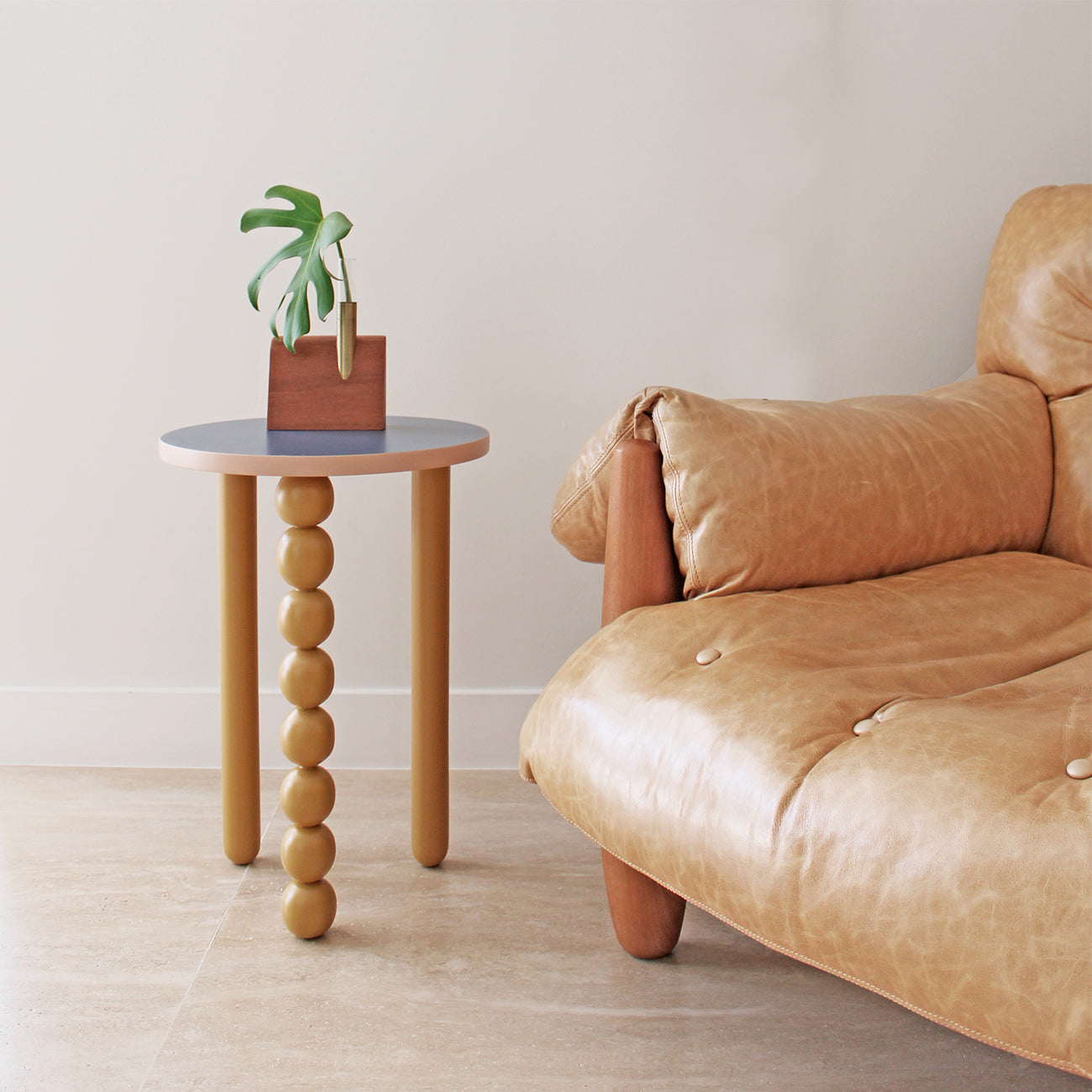 Mesa de Apoio Pescador M | Composição em Laca 01