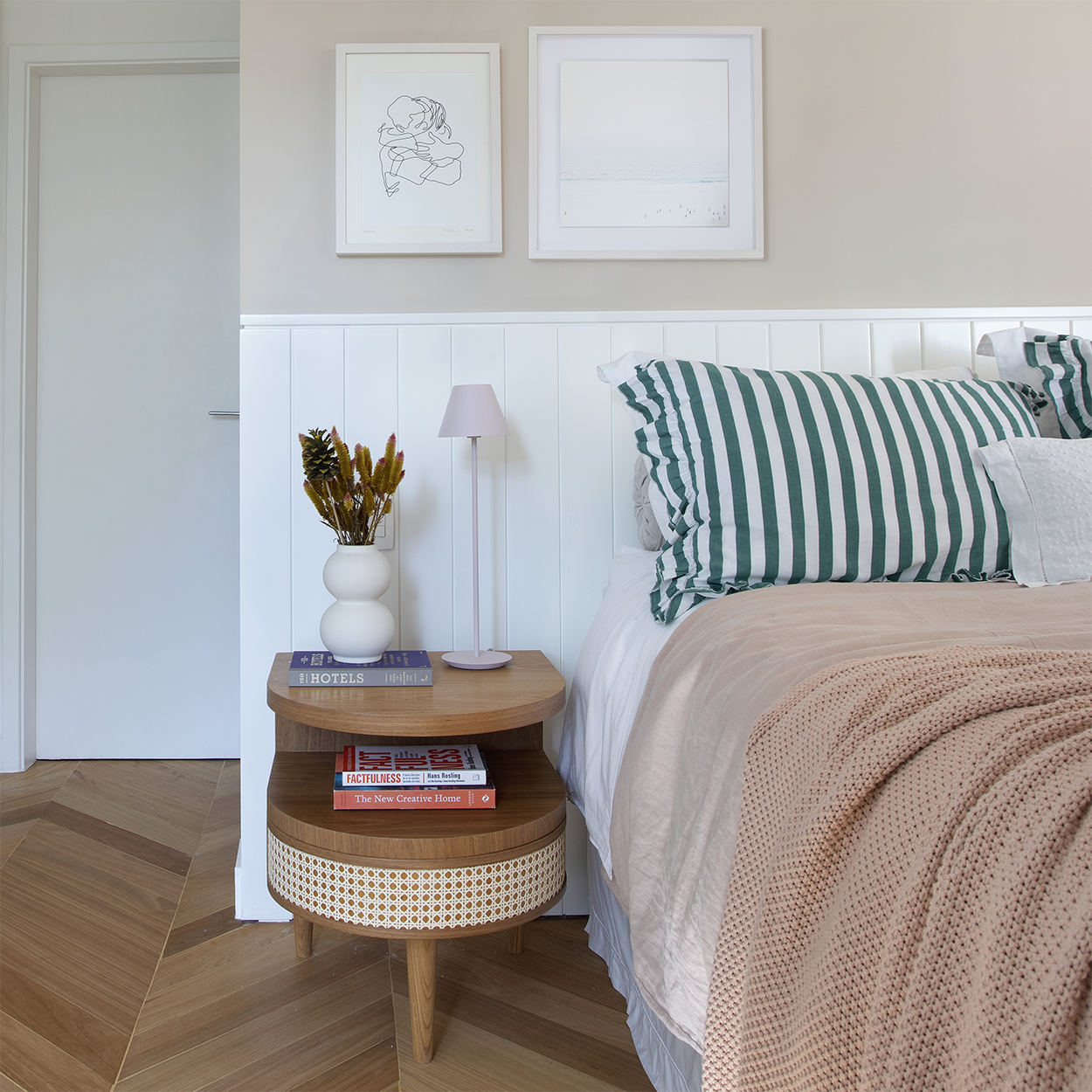 Full Moon Bedside Table (oak + straw)